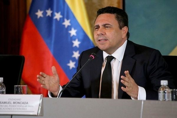 ونزوئلا: در صورت وقوع جنگ با آمریکا، وظیفه مقدسی برای دفاع از کشور خود داریم