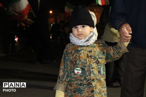 پرچمی که زمین نگذاشتند
