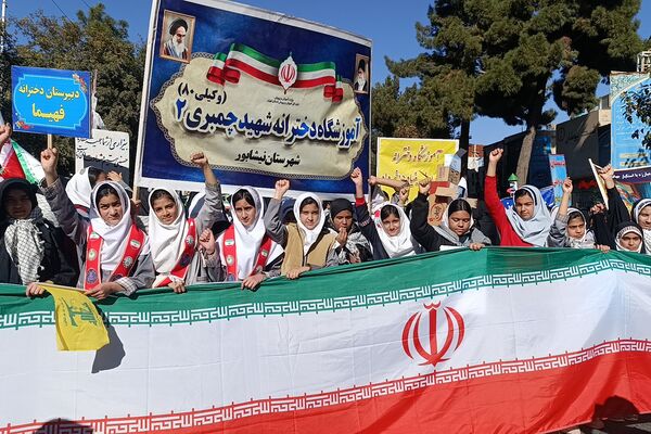 راهپیمایی سیزده آبان در شهرستان نیشابور