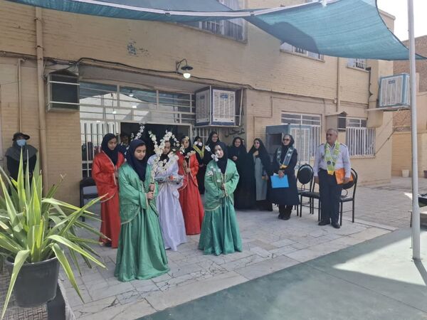 بازدید مدرسان کشوری سازمان دانش‌آموزی از دبیرستان تمام تشکیلاتی عفت