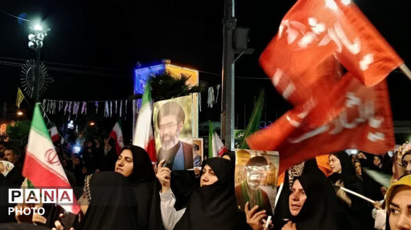 نود وهشتمین  قرار شبانه مردم انقلابی کوهدشت، در دفاع از وطن و بیعت با رهبری