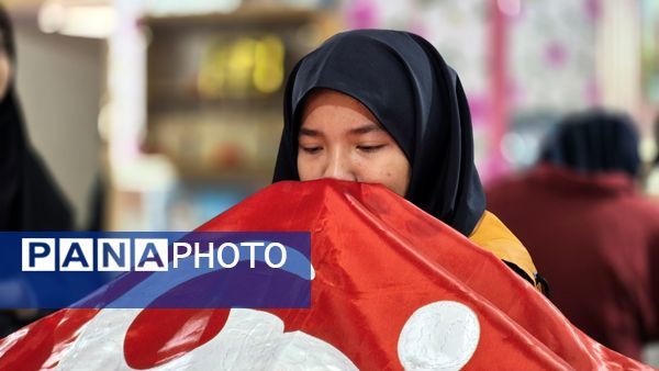 عطر حسینی در مدرسه نوشین بختیاری؛ ورود پرچم متبرک امام حسین(ع) و اجرای پویش «دانش‌آموز حرم‌ساز» در جوادآباد