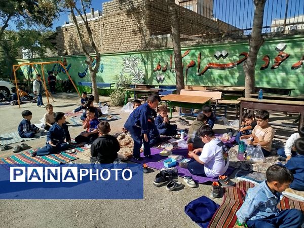 صبحانه سلامت در مدرسه مبین شهرستان شیروان