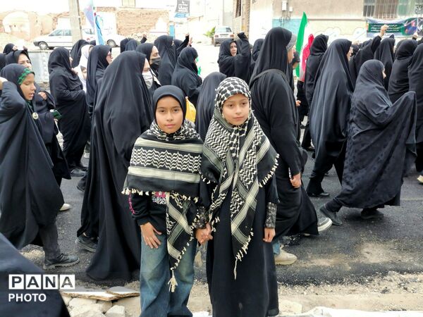 راهپیمایی نوجوانان و کودکان در روز قدس در شهرستان خلیل آباد