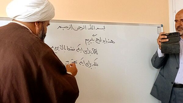لبخند شادی بر لب های دانش آموزان فدافن؛ مدرسه جدید میزبان آنان خواهد بود 