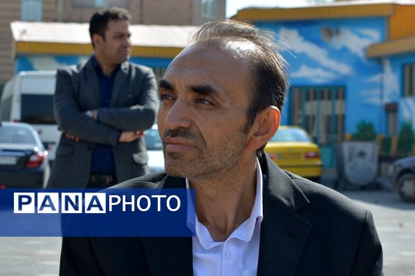 حاج مجید خوئی و بانو کمپانی، سازندگان ۹ کلاس جدید برای دختران بهارستانی