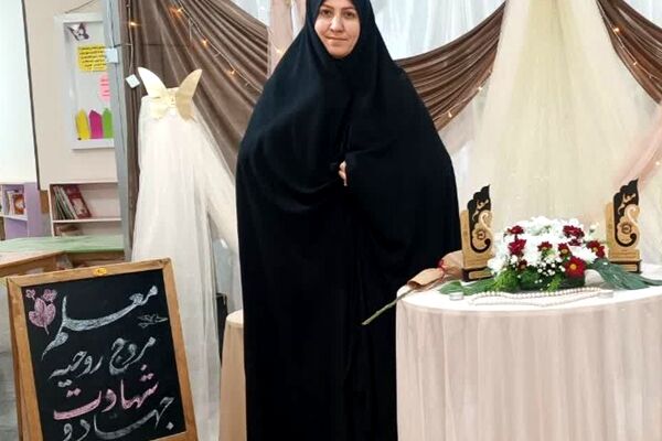 معلمان ستون های استوار بنای جامعه هستند