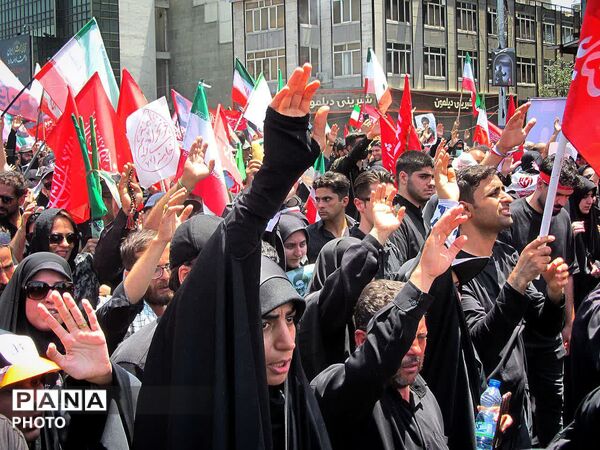 مراسم بدرقه و تشییع آقای شهید ایران در تهران 