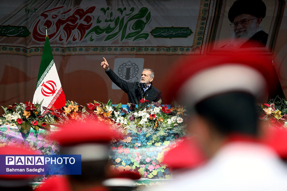 سخنرانی رئیس جمهوری در راهپیمایی ۲۲ بهمن ۱۴۰۳
