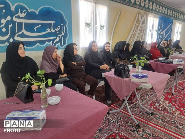  نخستین جلسه شورای دبیران دبیرستان علی افشارنژاد