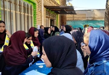 اولین مجمع انجمن اولیا و مربیان در دبیرستان دخترانه مخدره مرآتی نیشابور