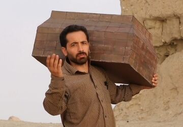 قلعه کاج میزبان تئاتر هنرمندان