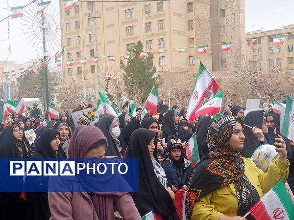 ۲۲ بهمن؛ تجلی حضور نسل‌ها در سالروز پیروزی انقلاب اسلامی 