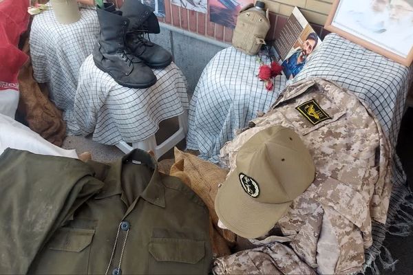 آیین گرامیداشت هفته دفاع مقدس در دبیرستان حضرت زهرا ناحیه ۶