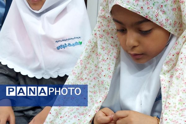 اقامه نماز جماعت در دبستان دخترانه حکمت شهرری