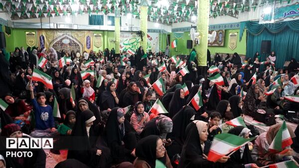 اجتماع بزرگ جشن دهه کرامت در کمالشهر 