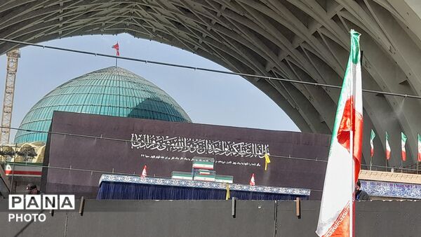  تهران در سوگِ رهبر شهید ایستاد