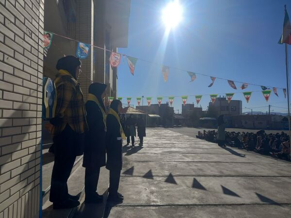 مراسم چهل وششمین سالگرد انقلاب اسلامی در دبیرستان فرهنگ مرحوم فخرایی
