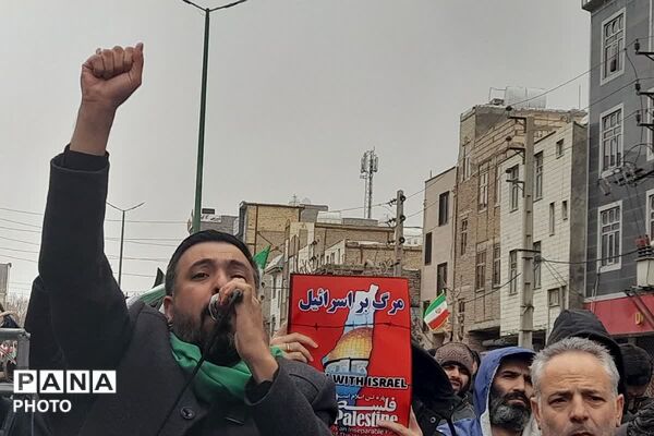 تجدید پیمان مردم ولایتمدار بهارستانی با سومین رهبر انقلاب در روز قدس