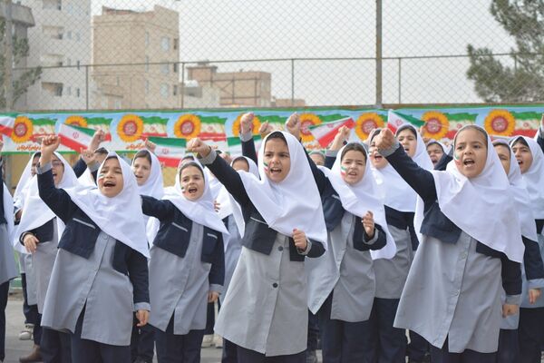 افتتاحیه طرح  «ایرانمون» در مدرسه شهدای گمنام بهارستان‌دو
