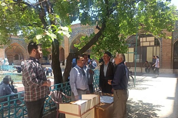  میز خدمت اداره کل آموزش فنی و حرفه‌ای استان کردستان در مسجد جامع شهر سنندج