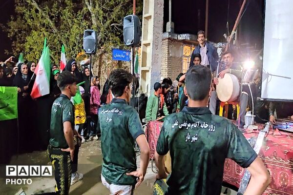 حضور در تجمعات خیابانی یعنی هیات من الذله در برابر دشمن زورگو و دروغگو