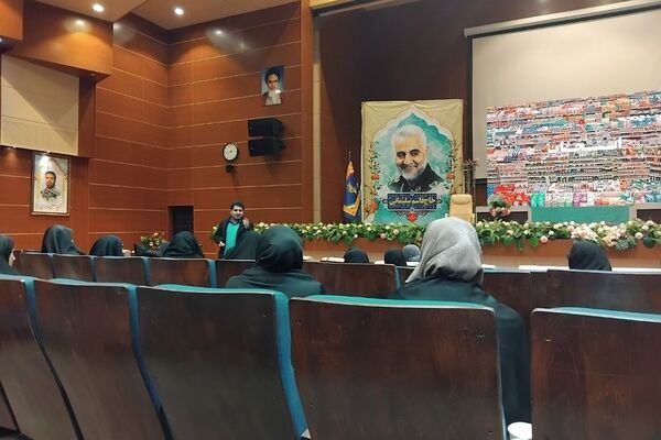 کارگاه سواد رسانه‌ای با موضوع زیست دیجیتال نوجوان امروز 