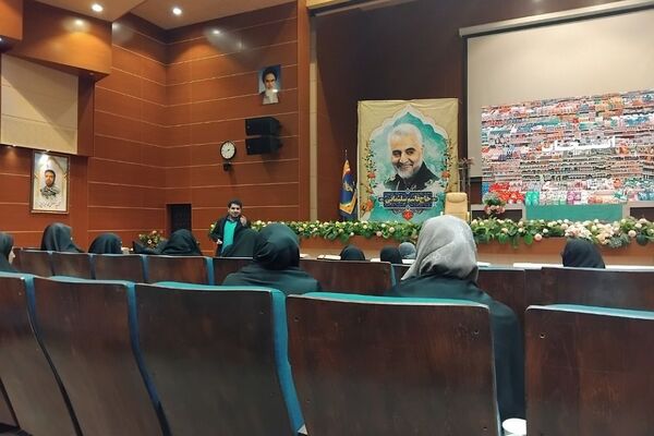 کارگاه سواد رسانه‌ای با موضوع زیست دیجیتال نوجوان امروز 