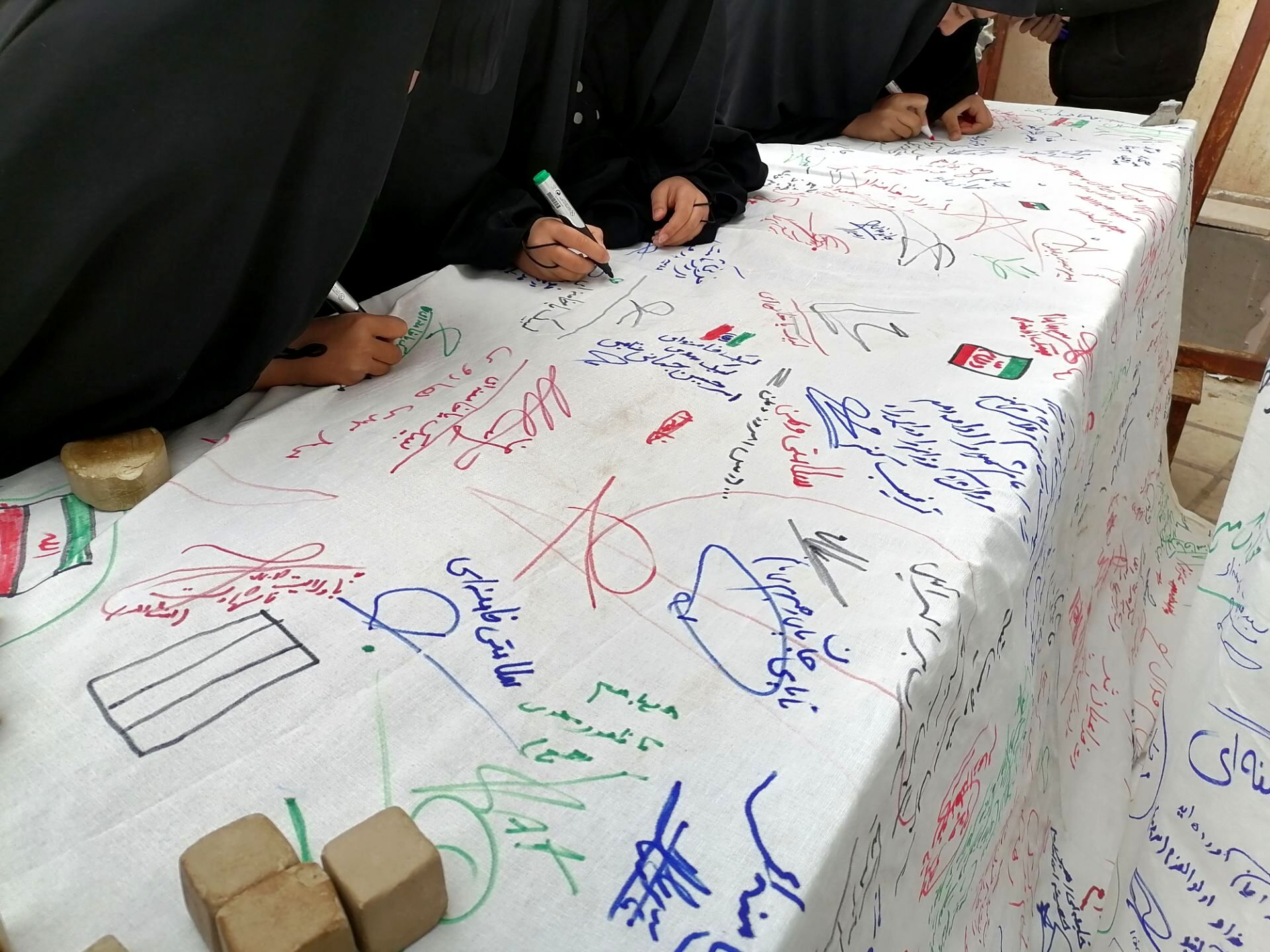 ایستگاه بیعت نامه با رهبر جدید در شهرستان خلیل آباد