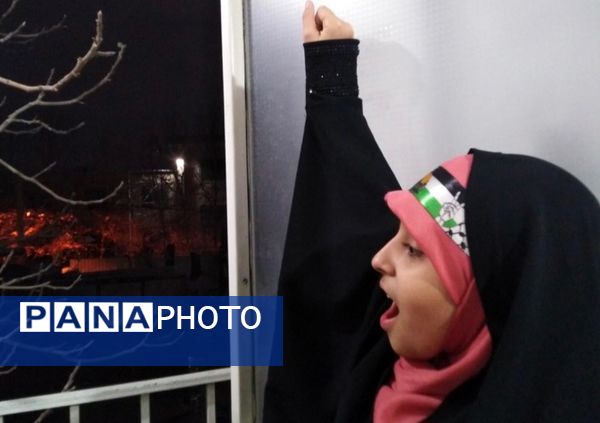 حضور دانش‌آموزان دبستان المهدی در راهپیمایی ۲۲ بهمن 