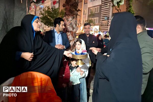 برپایی موکب «مدرسه رهبر شهید» در میدان هفت تیر نسیم‌شهر