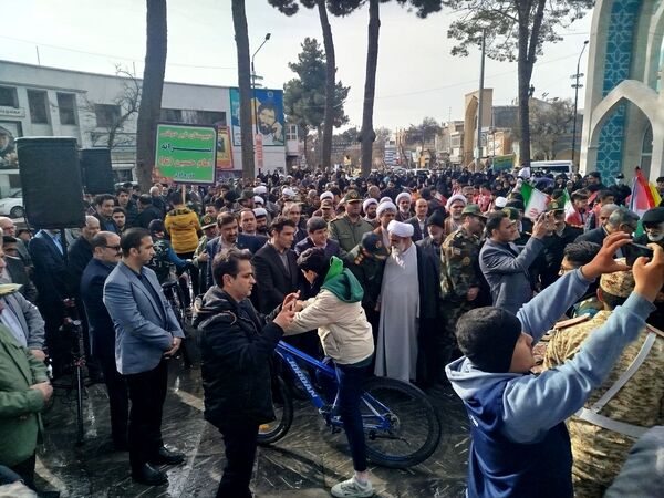 هم‌صدایی نسل آینده در مراسم باشکوه گلبانگ انقلاب