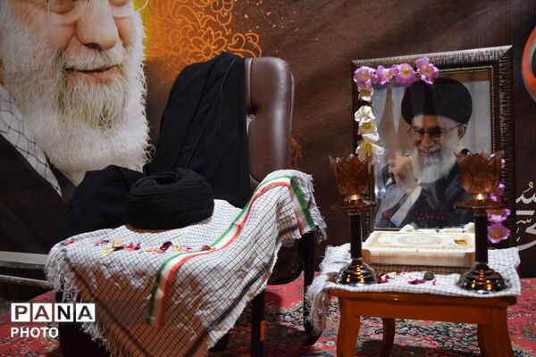شبی به یاد رهبر شهید