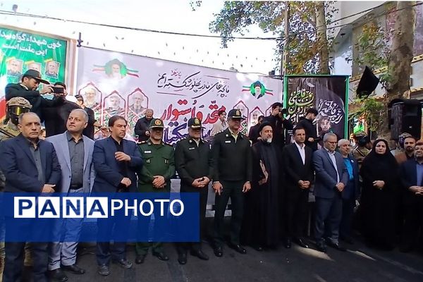 حضور پرشور دختران و پسران شهریار در روز استکبار ستیزی