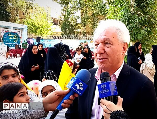 آیین کلنگ‌زنی مدرسه ۹ کلاسه انقلاب اسلامی فلاورجان