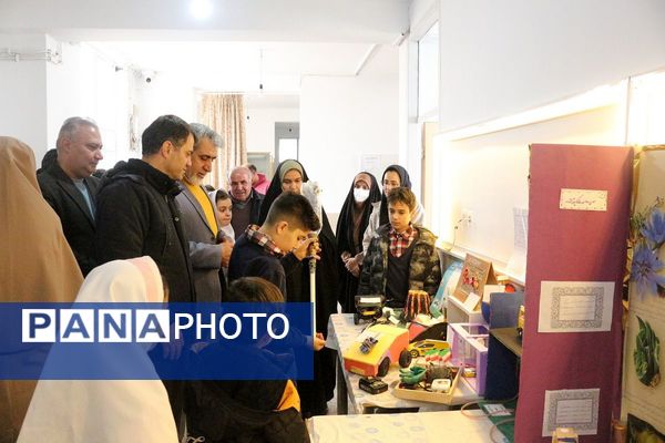 گام بلند فیروزکوه در مسیر علم؛ نمایشگاه جابربن‌حیان در پژوهش‌سرای شهدای هسته‌ای