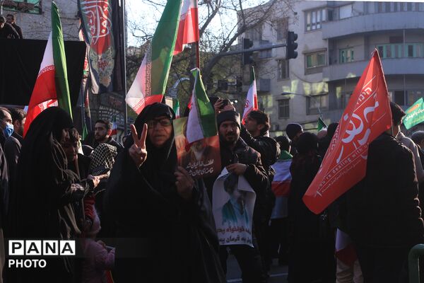 بیعت مردم تهران با سومین رهبر انقلاب