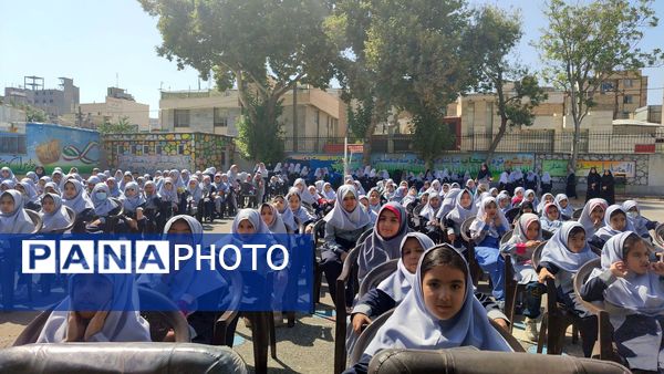 آیین نواختن زنگ مهر، ایثار و شهادت در دبستان شاهد حاج تقی آقا بزرگ ناحیه یک مشهد 