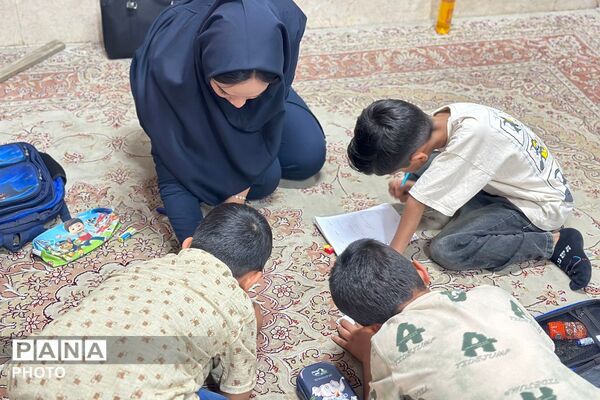 حضور دانش‌آموزان دبستان شهید قلنبر ناحیه دو شهرری در کلاس‌های رفع اشکال 