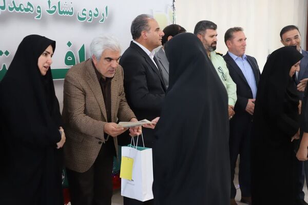 تقدیر مدیرکل آموزش و پرورش آذربایجان شرقی از فرزندان دانش‌آموز شهدای اقتدار