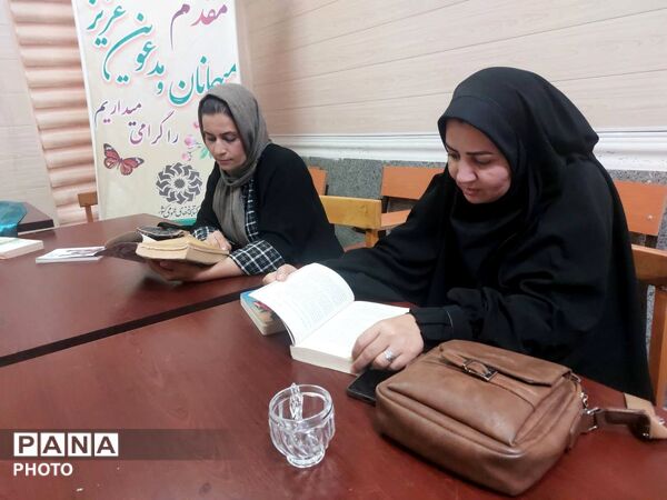 برگزاری نشست «خانواده کتاب‌خوان» در کتابخانه الزهرا(س) حاجی‌آباد