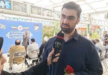 دورهمی صمیمی اصحاب رسانه در گلزار شهدای قم
