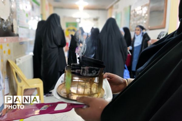 غبارروبی مساجد به مناسبت آغاز ماه مبارک رمضان توسط دانش‌آموزان ناحیه دو شهرری 