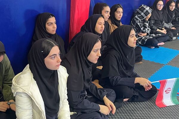 المپیاد ورزشی درون مدرسه‌ای به مناسبت دهه فجر در دبیرستان طریقت جوادآباد