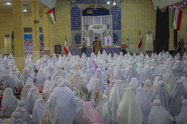 جشن تکلیف ۶۰۰دانش‌آموز دختر گتوندی