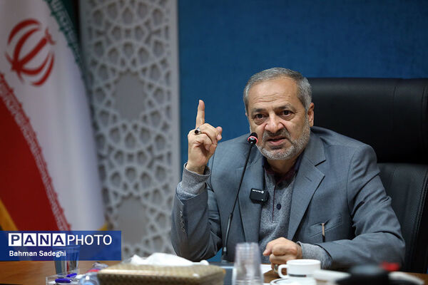 دیدار وزیر آموزش و پرورش با مسئولان اتحادیه انجمن‌های اسلامی دانش‌آموزی سراسر کشور