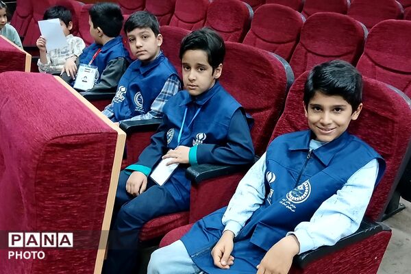 گردهمایی بزرگ خبرنگاران دانش آموز پانا در شهرستان شهریار و تجلیل از فعالان این عرصه