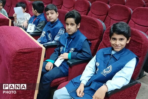 گردهمایی بزرگ خبرنگاران دانش آموز پانا در شهرستان شهریار و تجلیل از فعالان این عرصه
