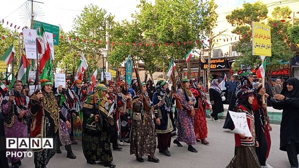 خرم‌ آباد در میلاد امام رضا (ع)، رژه جانفدایان را به نمایش گذاشت
