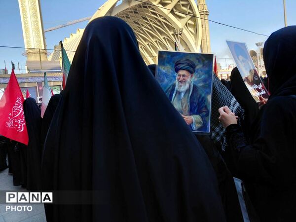 تهران در تب وداع با رهبر  مقتدر شهید